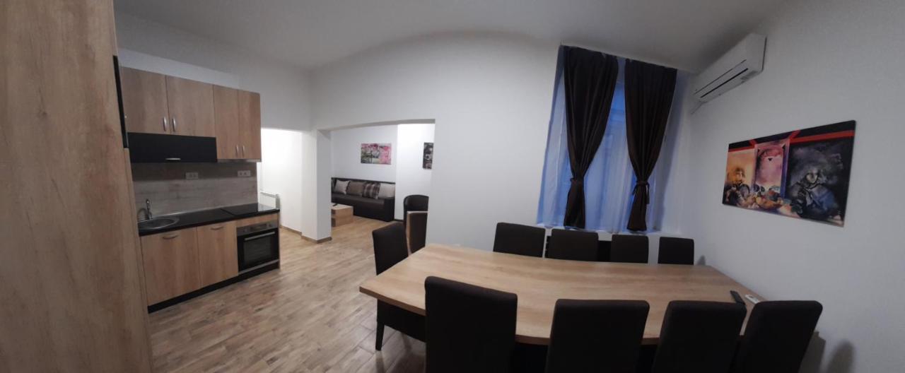 Apartment Artistika Белград Экстерьер фото